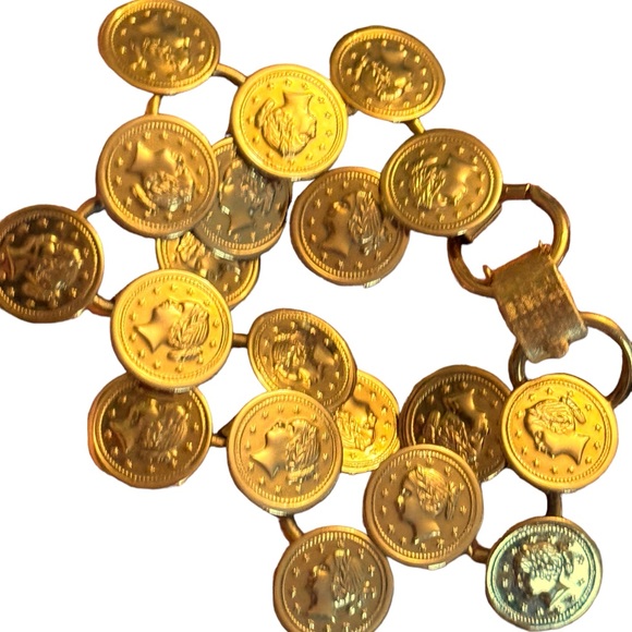 Vintage gold finish faux coin link chunky bracelet - Picture 7 of 7